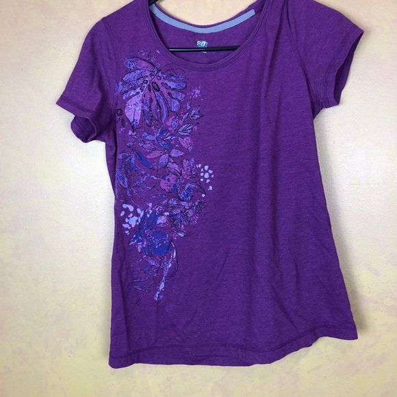 Woman’s blouse, size medium - Picture 5 of 8